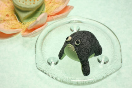 ちりめん細工・かえる