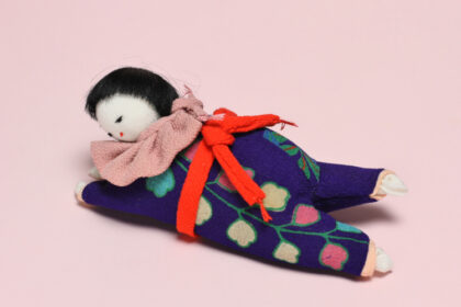 ちりめん細工・這い子人形