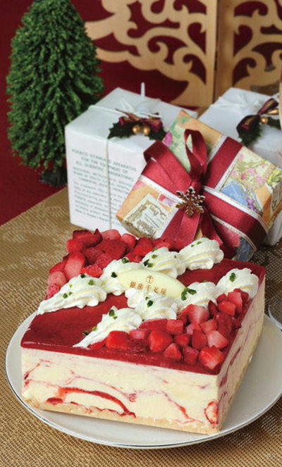 美味しいクリスマス 銀座千疋屋ストロベリーアイスケーキ シャディサラダ館みくも店のブログ