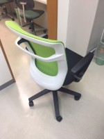 【背中がメッシュ】